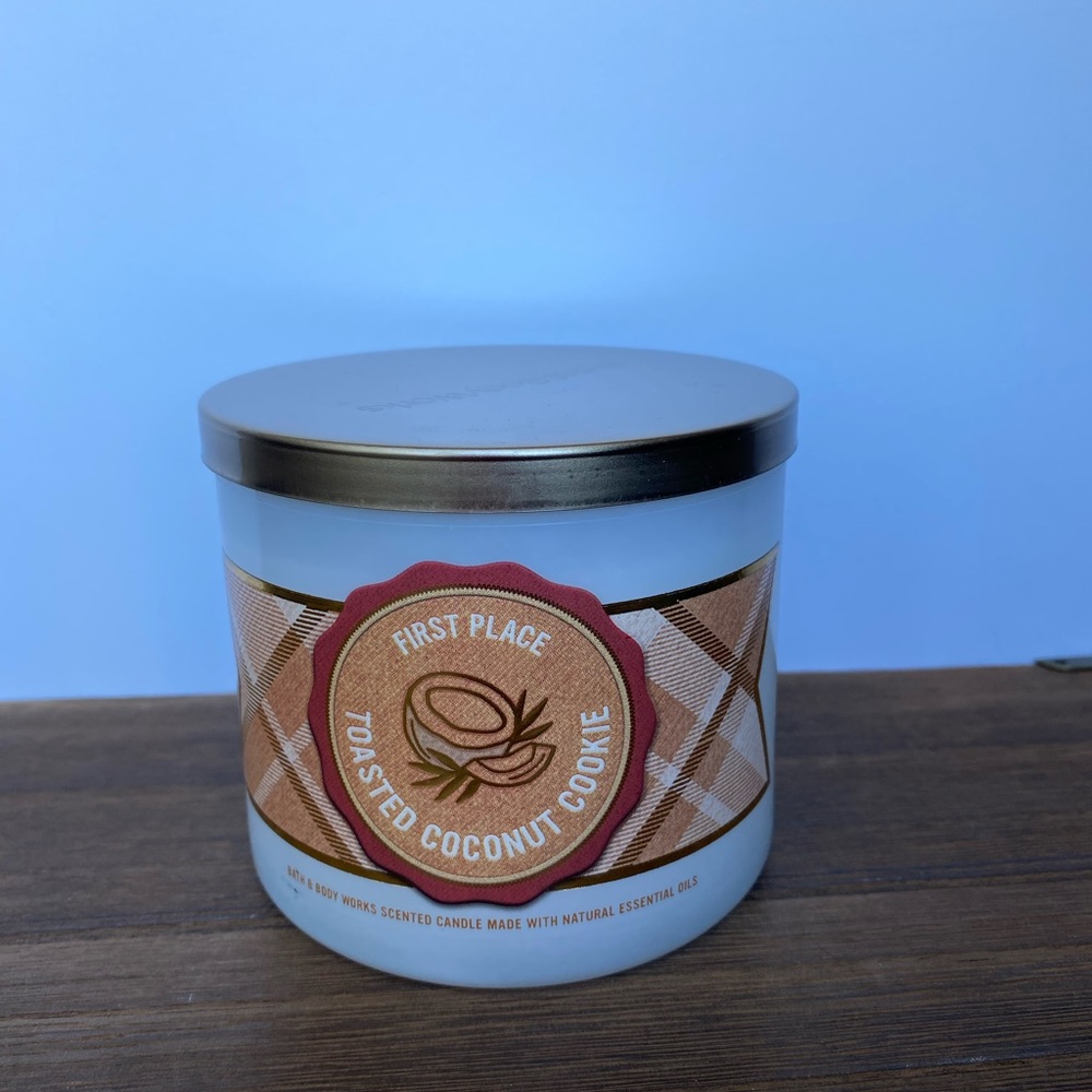 Unreleased test store candle Toasted Coconut Cookie